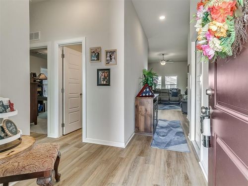 9013 Quapaw Creek Trl, Oklahoma City, OK, 73160-5728 | Card Image