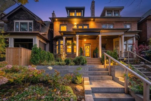 29 Parkside Dr, Toronto, ON, M6R2Y7 | Card Image