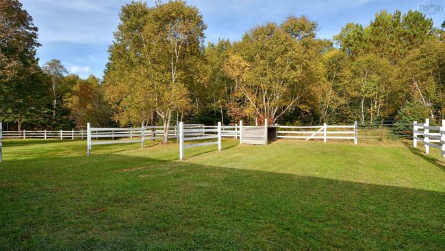 8816 E Bay Highway, House other with 6 bedrooms, 3 bathrooms and null parking in Middle Cape NS | Image 17