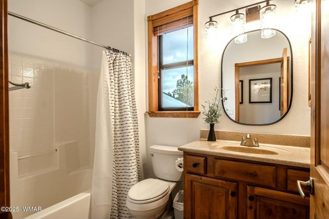 Guest Bath 2 | Image 25