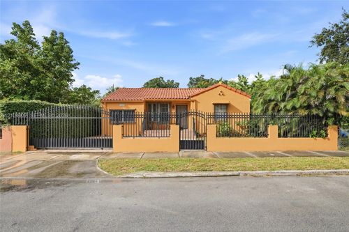 2347 Sw 18th St, Miami, FL, 33145-2427 | Card Image