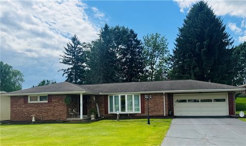 912 Lynn St, New Castle, PA, 16101-4330 | Card Image