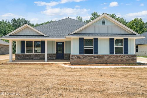 4229 Olivia Cir W, Olive Branch, MS, 38654 | Card Image