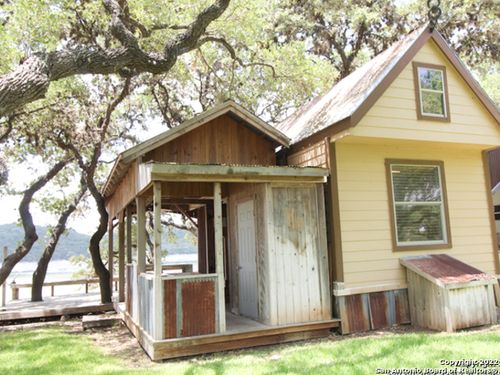 tiny-house-955 Faurie, Lakehills, TX, 78063 | Card Image