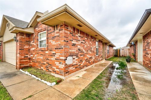 12324 Sw 5th St, Yukon, OK, 73099-6155 | Card Image