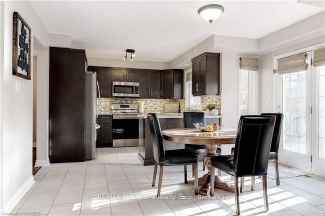 1374 Cobbler Lane, House other with 4 bedrooms, 3 bathrooms and 4 parking in Oakville ON | Image 11