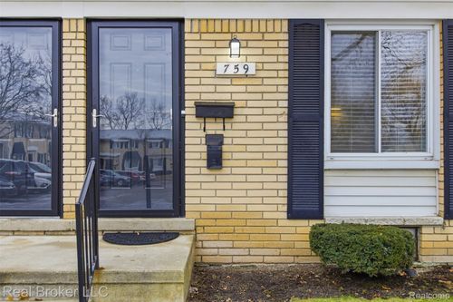 759 Hilldale Cir, Milford, MI, 48381-2342 | Card Image