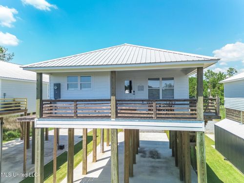 10066 Bayou View Dr E, Bay Saint Louis, MS, 39520-7474 | Card Image