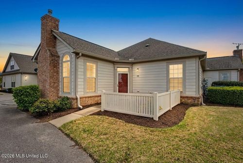 8759 Parkview Oaks Circle, Olive Branch, MS, 38654 | Card Image