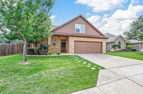 210 Donna Cir, Granbury, TX, 76049-7494 | Card Image