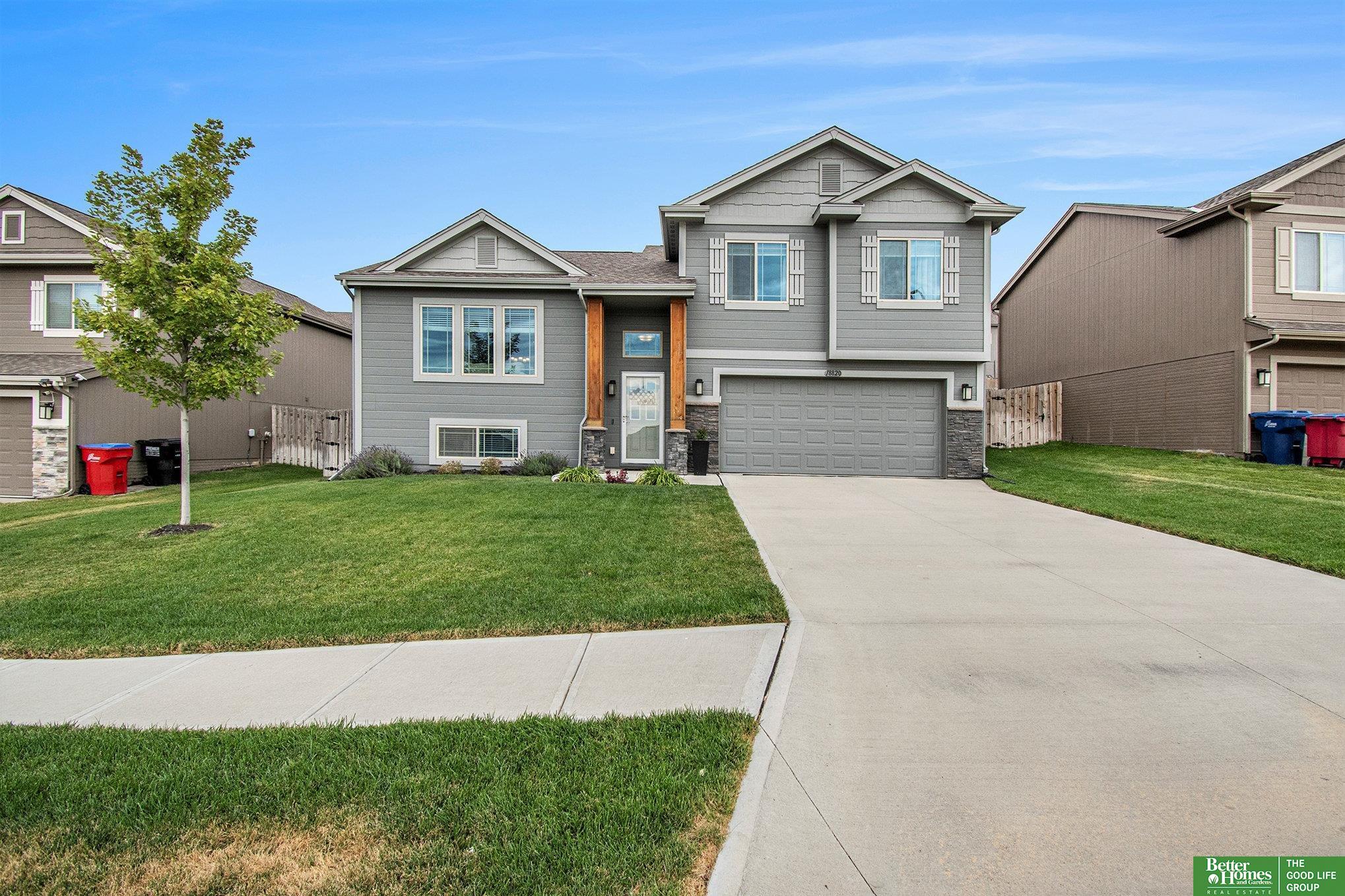 Greenleaf St, Omaha, NE 68136