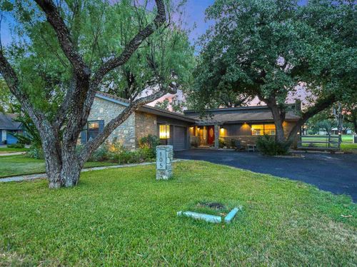 105 Southern Spur, Horseshoe Bay, TX, 78657-5651 | Card Image