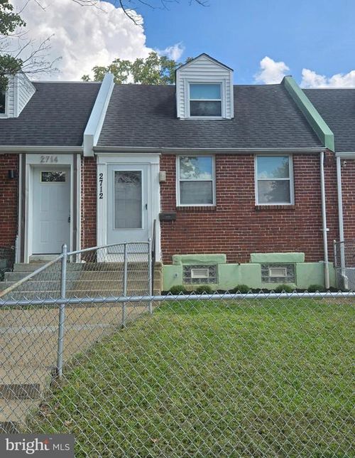 2712 Thatcher St, WILMINGTON, DE, 19802-3710 | Card Image