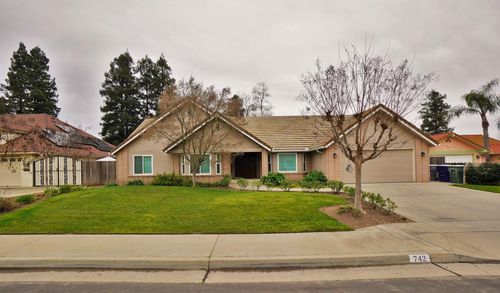 742 W Ellery Ave, Clovis, CA, 93612-0752 | Card Image