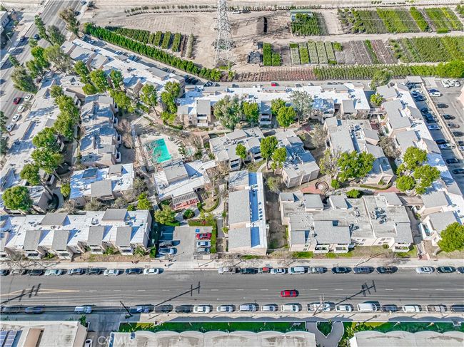 UNIT-237 - 10331 Lindley Ave, Condo with 2 bedrooms, 2 bathrooms and 2 parking in Porter Ranch CA | Image 22