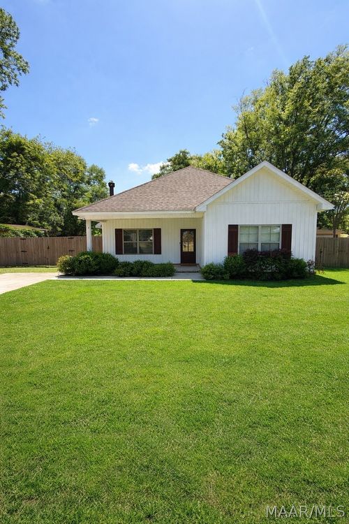 705 W Tallassee St, Wetumpka, AL, 36092-1738 | Card Image