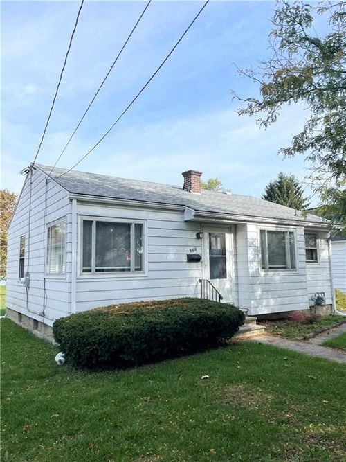 560 Beecher St, Elmira, NY, 14904-2143 | Card Image