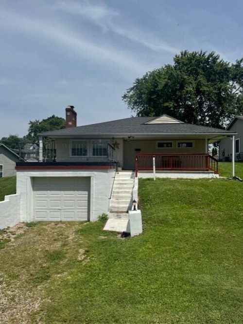 424 Ridge Ave, Newark, OH, 43055-6832 | Card Image