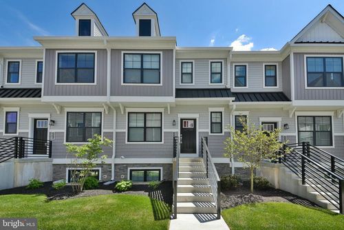 328 Walnut Street, COLLEGEVILLE, PA, 19426 | Card Image