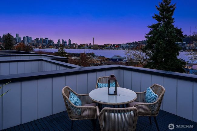 B - 2236 Fairview Ave E, Townhouse with 3 bedrooms, 4 bathrooms and null parking in Seattle WA | Image 16