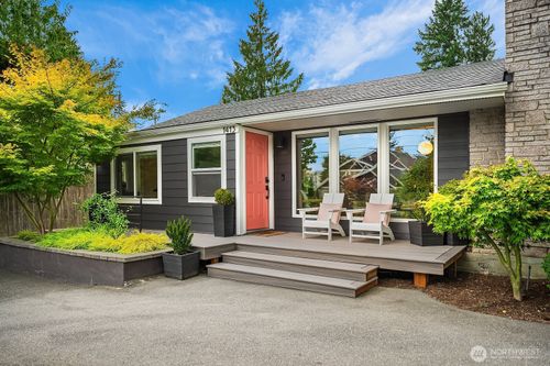 1413 100th Ave Ne, Bellevue, WA, 98004-3523 | Card Image