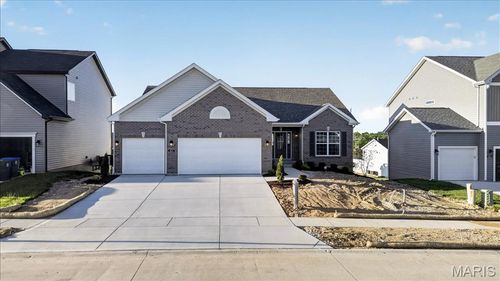 421 Farmhouse Dr, Wentzville, MO, 63385-6045 | Card Image