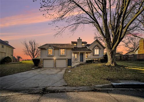 2108 Sw Park Dr, Blue Springs, MO, 64015-7143 | Card Image