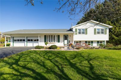 39 Canterbury Lane, House other with 3 bedrooms, 1 bathrooms and null parking in Bergen NY | Image 1