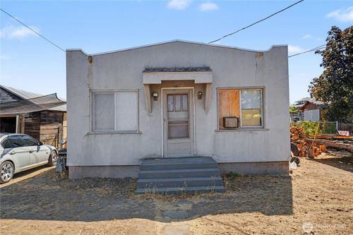1810 Boggess St, Yakima, WA, 98901-3606 | Card Image