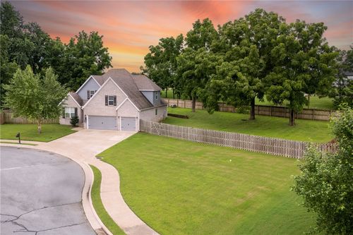 770 Hawthorn Way, Centerton, AR, 72719-5012 | Card Image