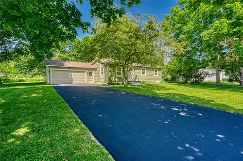 493 Holt Rd, Webster, NY, 14580-9132 | Card Image