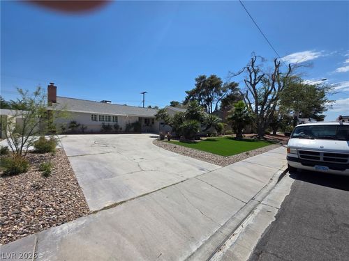 2725 Colanthe Ave, Las Vegas, NV, 89102-2059 | Card Image