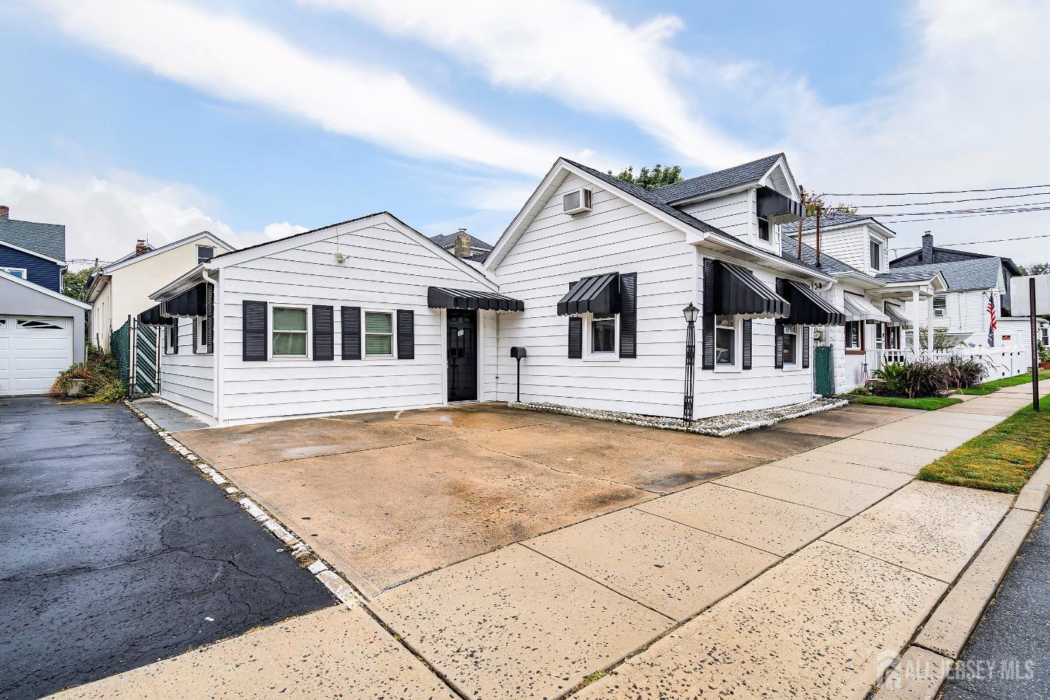 Raritan Ave, South River, NJ 08882