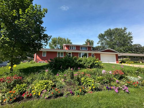 8421 Little Rd, Bloomington, MN, 55437-1301 | Card Image