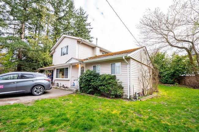 23818 Fraser Highway, House other with 5 bedrooms, 2 bathrooms and 4 parking in Langley BC | Image 6