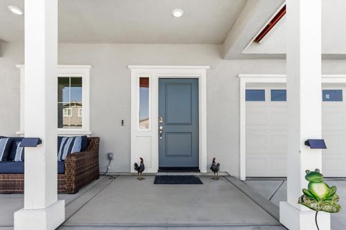 8840 Stratham Way, Elk Grove, CA, 95758-1323 | Card Image