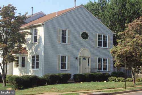 746 Arbor Ct, WARRENTON, VA, 20186-2157 | Card Image