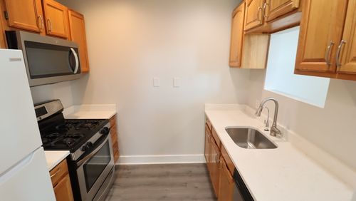 apt-304-178 High St, Clinton, MA, 01510-2453 | Card Image