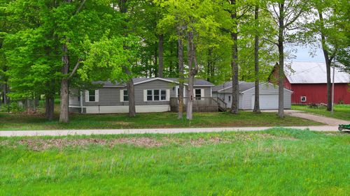 17793 7 Mile Rd, Reed City, MI, 49677-8335 | Card Image