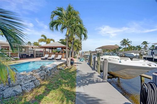 200 Se 3rd St, Pompano Beach, FL, 33060-7118 | Card Image