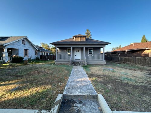 1127 J St, Reedley, CA, 93654-3321 | Card Image