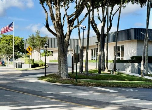 i-402 Capri I, Delray Beach, FL, 33484-5135 | Card Image