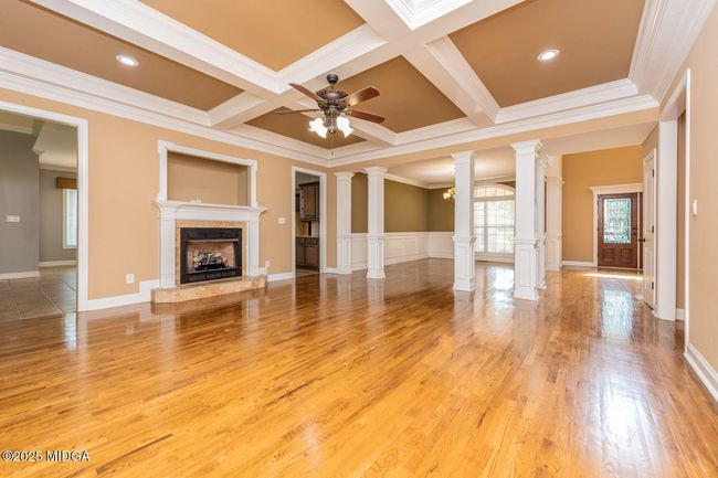 REAL ESATE PHOTOGRAPHY PHOTOS OF 303 sag | Image 9