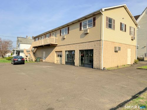 94 South St, Danbury, CT, 06810-3121 | Card Image