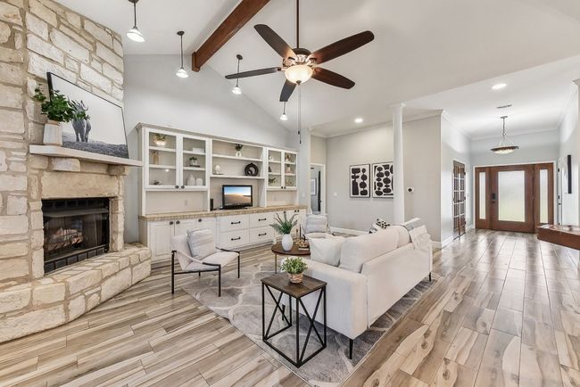 112 S Fitzwilliams Ln, House other with 3 bedrooms, 3 bathrooms and null parking in Bastrop TX | Image 5