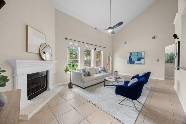 Living room - door to backyard | Image 5