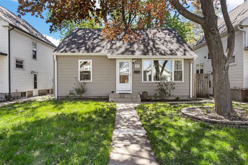 927 G Ave Nw, Cedar Rapids, IA, 52405-2620 | Card Image