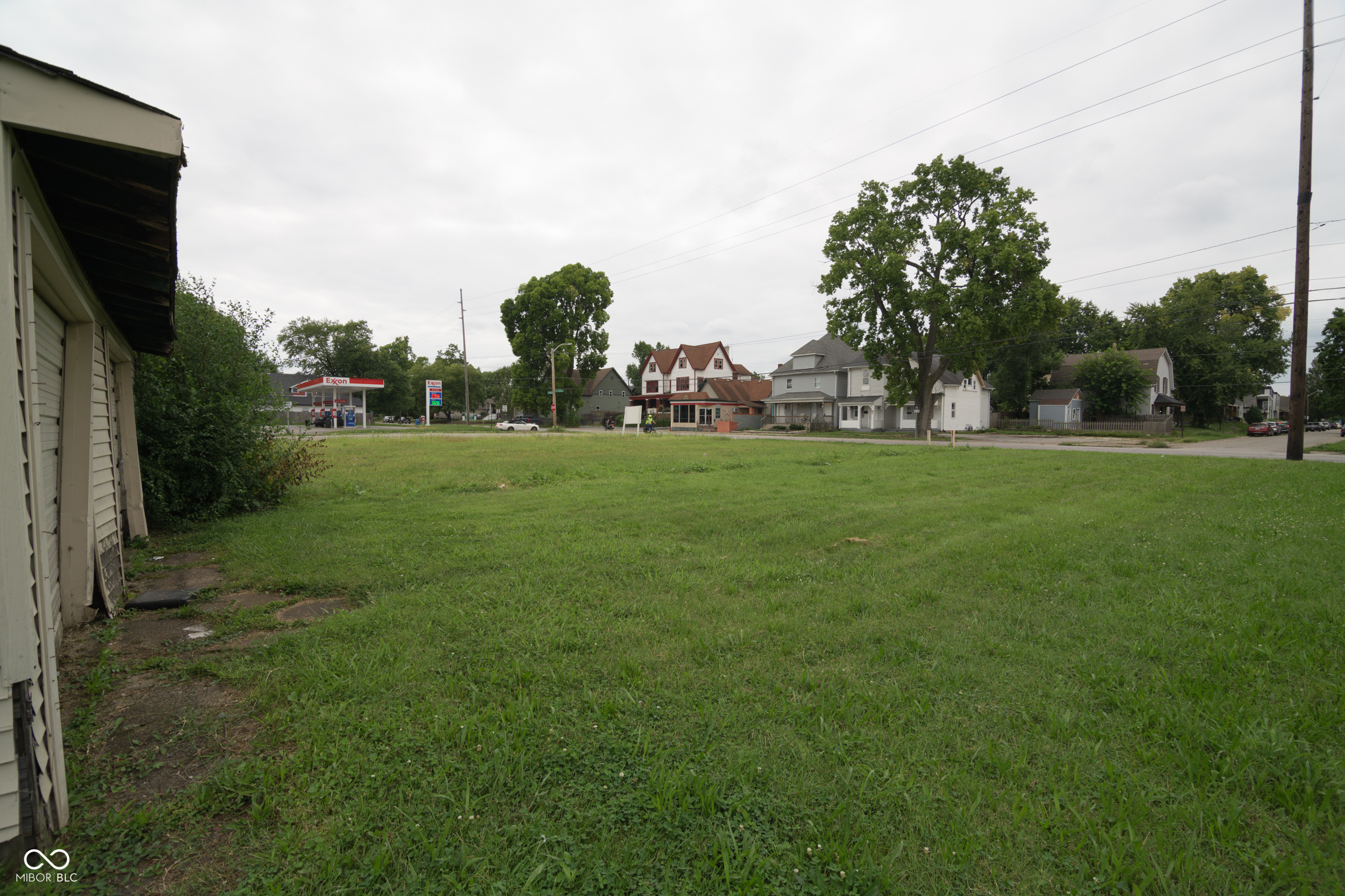 Land in Indianapolis