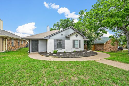 4917 Geddes Ave, Fort Worth, TX, 76107-6163 | Card Image