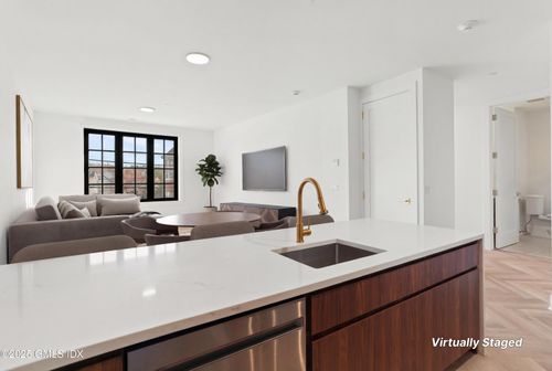 210-100 E Putnam Ave, Cos Cob, CT, 06807-2608 | Card Image